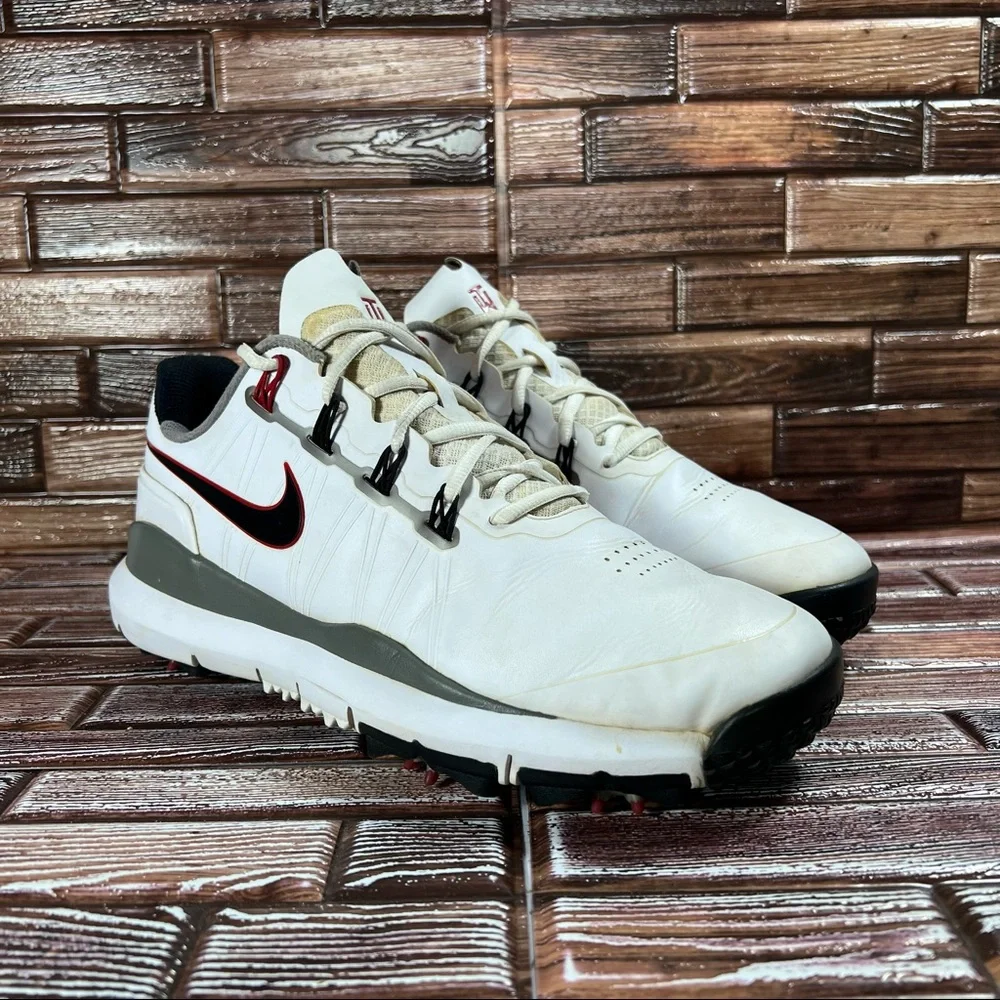Nike Tiger Woods 14 White metallic dark Grey and red - Mens 9.5